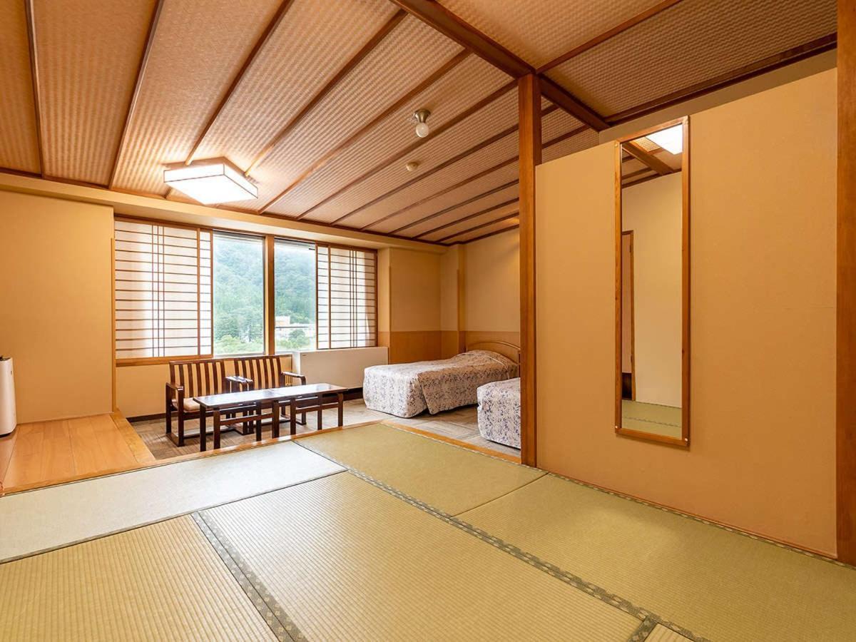 Ooedo Onsen Monogatari Kounkaku Hotel Osaki  Buitenkant foto